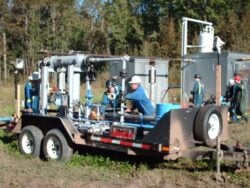 Efficient fluid removal vs recycle cyclone 